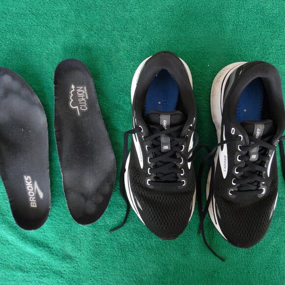 BROOKS GHOST 15 WOMENS SIZE 8 SHOES medium (B) - Picture 3 of 15